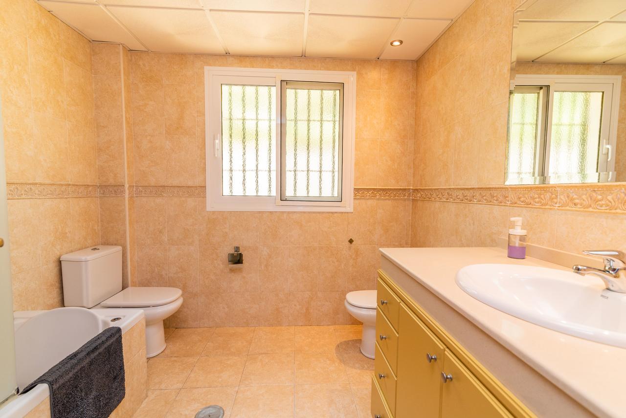 Ample At Coast Villa