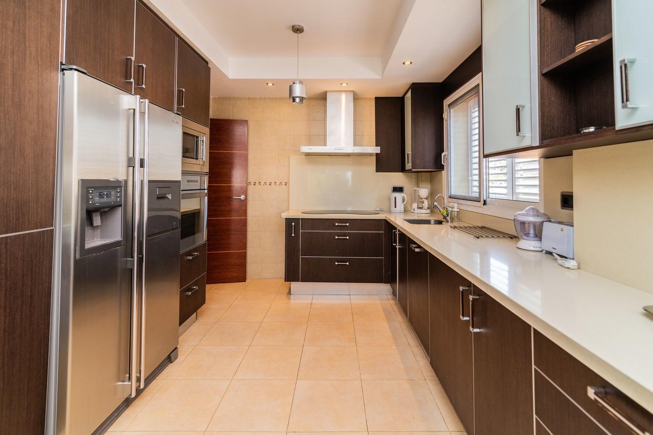 Ample At Coast Villa *