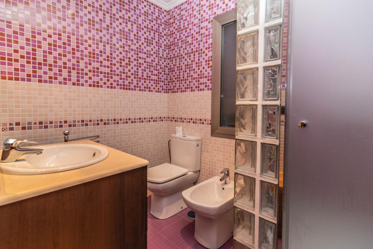 Ample At Coast Villa *